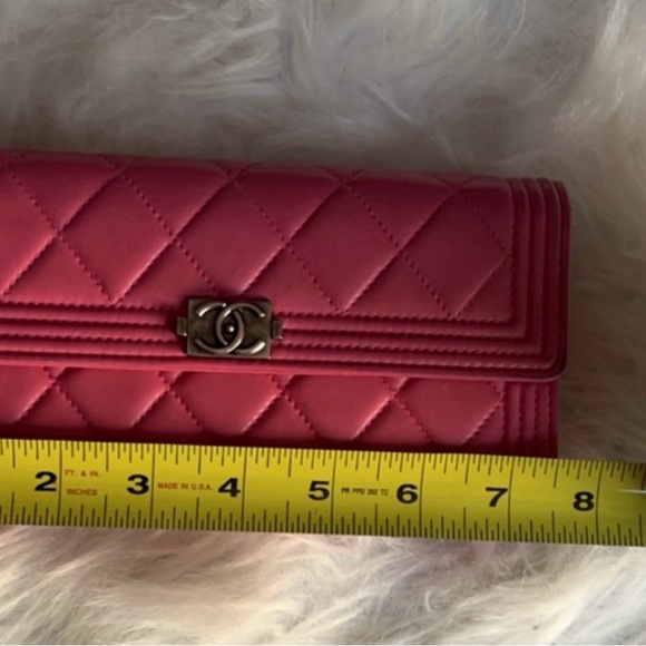Chanel | Women’s Pink Lambskin Diamond Quilted Boy Flap Long Leather Wallet Lux - Picture 15 of 17